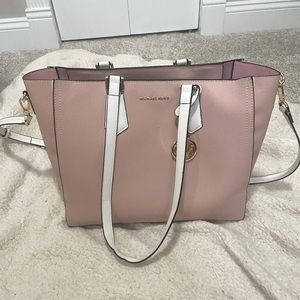 Slightly used mk bag! Can use with shoulder strap or without